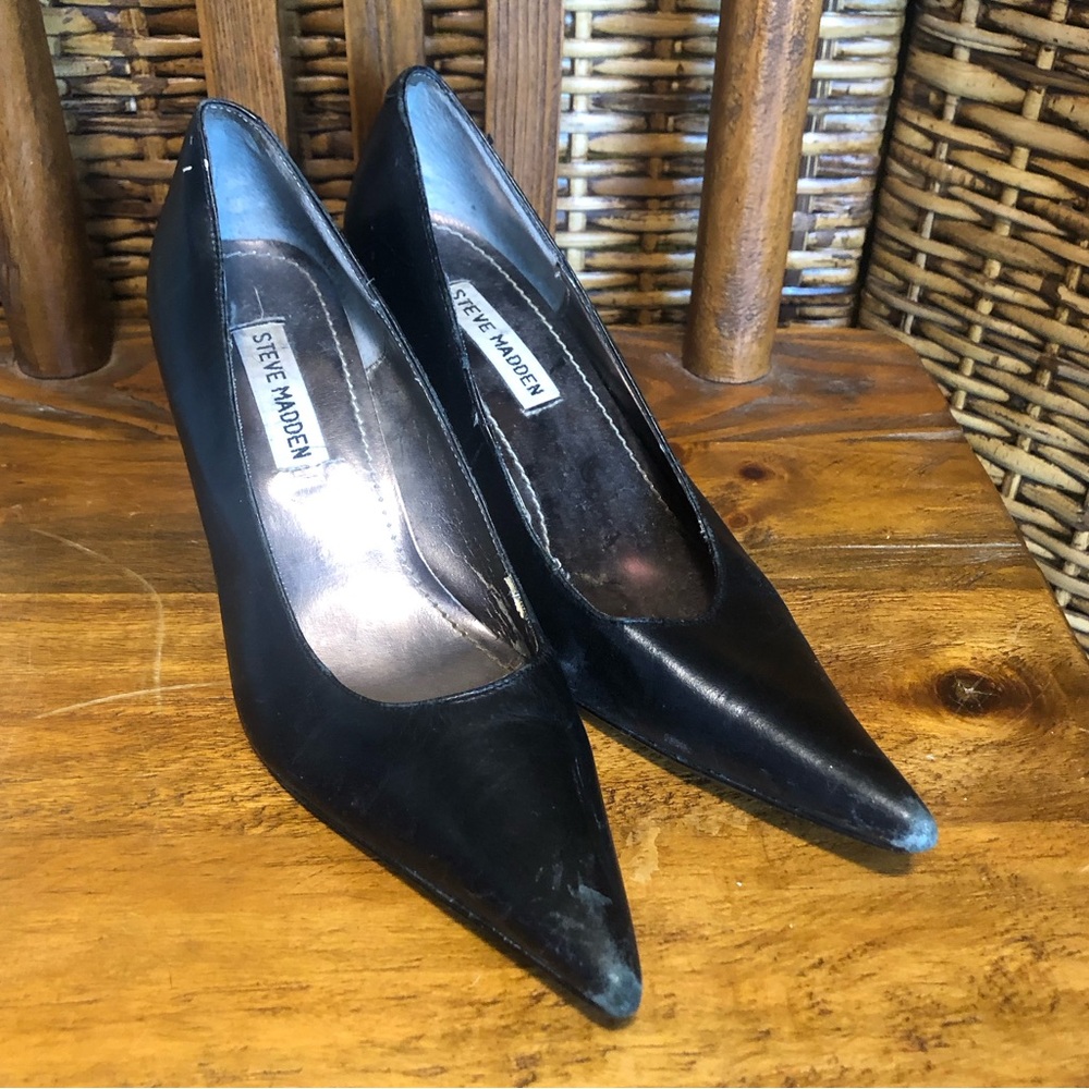 Steve Madden Black Pointed Heels